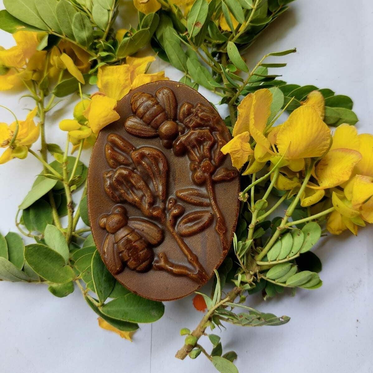 Uzhavan Unavu - Home made - Organic - Avarampoo soap - 1 No